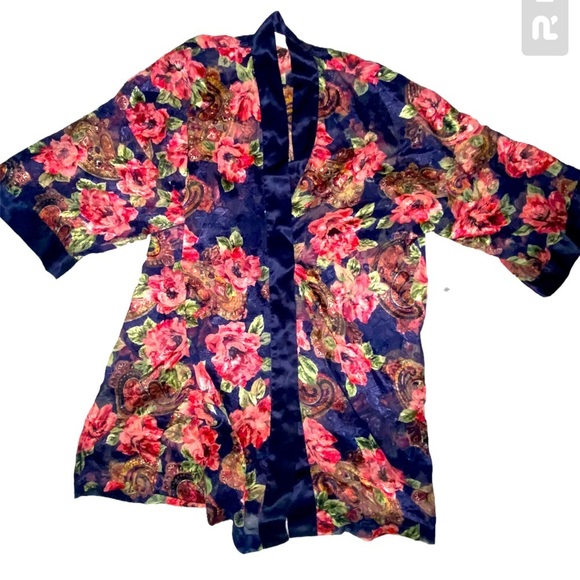 Victoria Secret Gold Label Vintage Floral Chemise Slip and Robe Set O/S-M - Picture 2 of 12